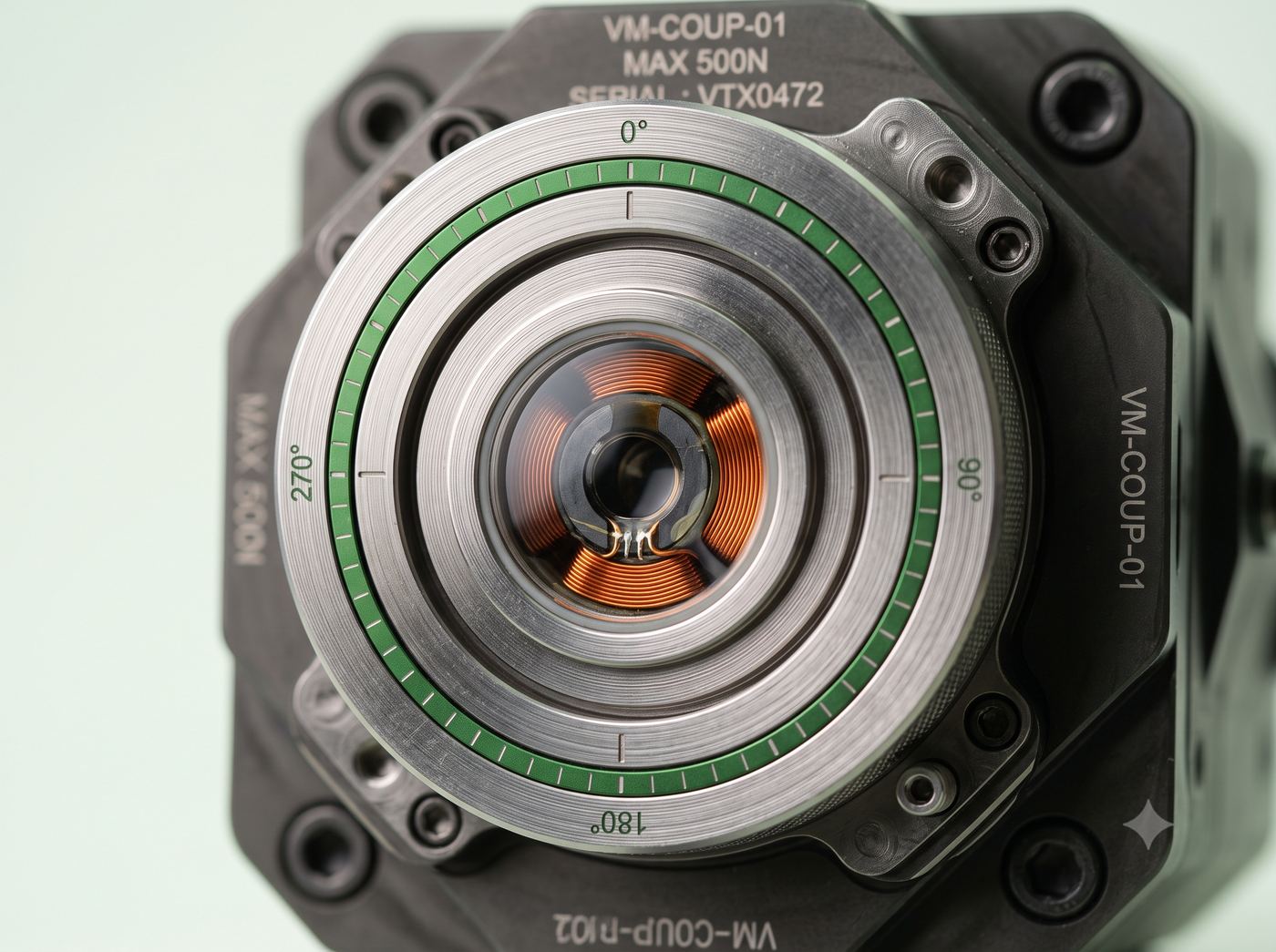 Macro detail of a magnetic vertex coupler